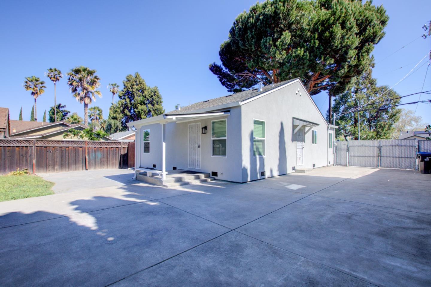 Detail Gallery Image 16 of 58 For 209 Mccreery Ave, San Jose,  CA 95116 - 3 Beds | 2/1 Baths