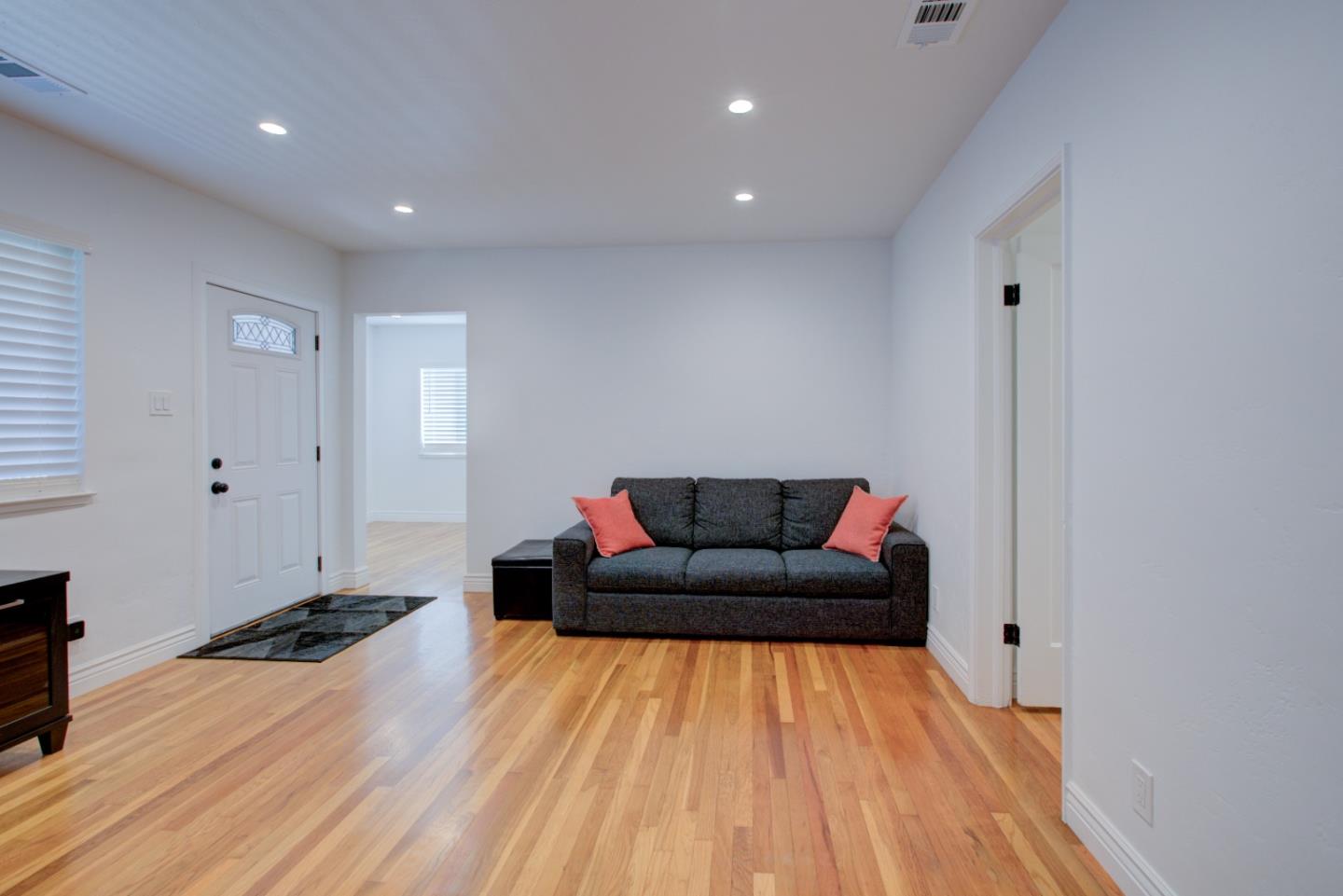 Detail Gallery Image 32 of 58 For 209 Mccreery Ave, San Jose,  CA 95116 - 3 Beds | 2/1 Baths