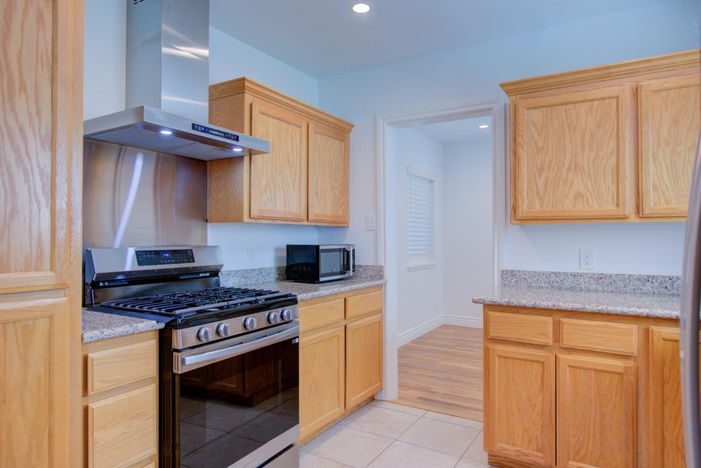 Detail Gallery Image 41 of 58 For 209 Mccreery Ave, San Jose,  CA 95116 - 3 Beds | 2/1 Baths