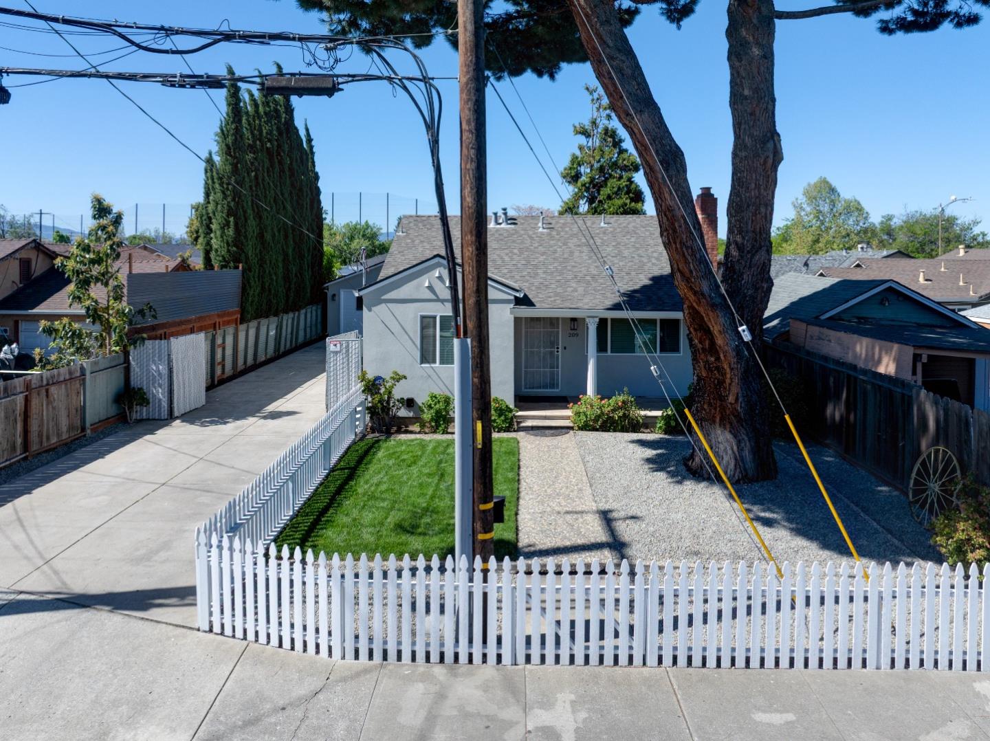 Detail Gallery Image 52 of 58 For 209 Mccreery Ave, San Jose,  CA 95116 - 3 Beds | 2/1 Baths