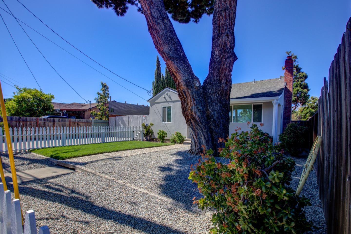 Detail Gallery Image 6 of 58 For 209 Mccreery Ave, San Jose,  CA 95116 - 3 Beds | 2/1 Baths