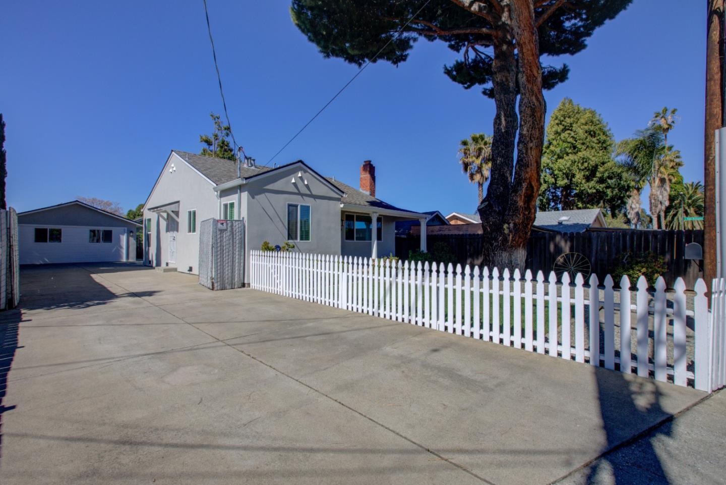 Detail Gallery Image 8 of 58 For 209 Mccreery Ave, San Jose,  CA 95116 - 3 Beds | 2/1 Baths