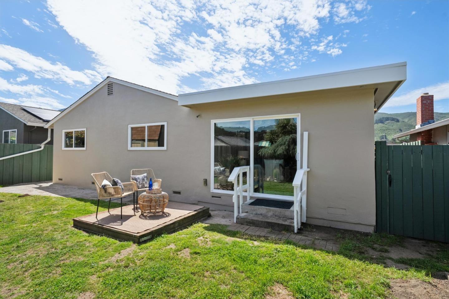 Detail Gallery Image 35 of 40 For 851 Standish Rd, Pacifica,  CA 94044 - 3 Beds | 2 Baths