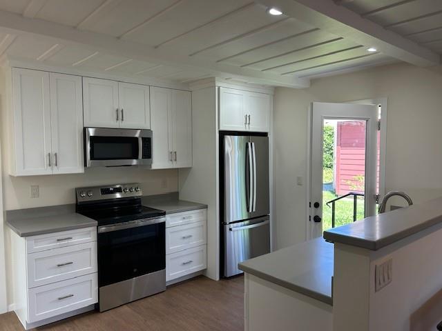 Detail Gallery Image 5 of 12 For 3220 Merrill Rd, Aptos,  CA 95003 - 3 Beds | 1 Baths