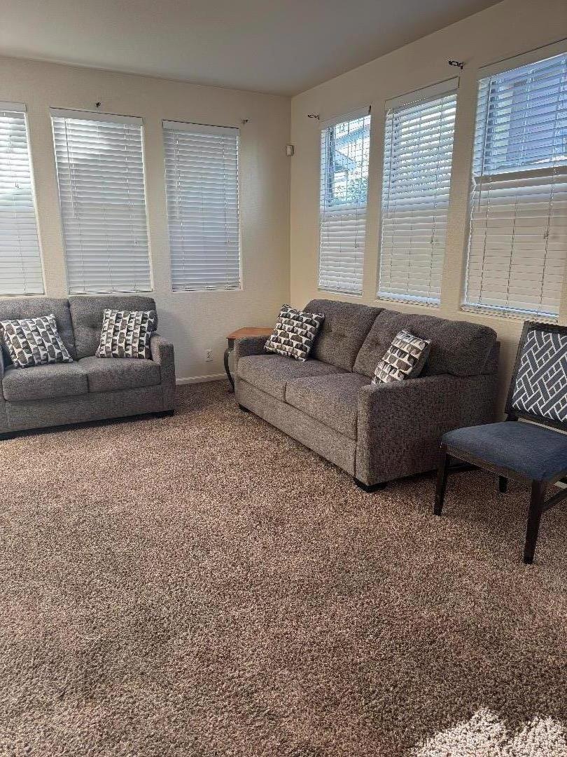 Detail Gallery Image 6 of 13 For 624 Gardenia Pl, Soledad,  CA 93960 - 3 Beds | 2/1 Baths