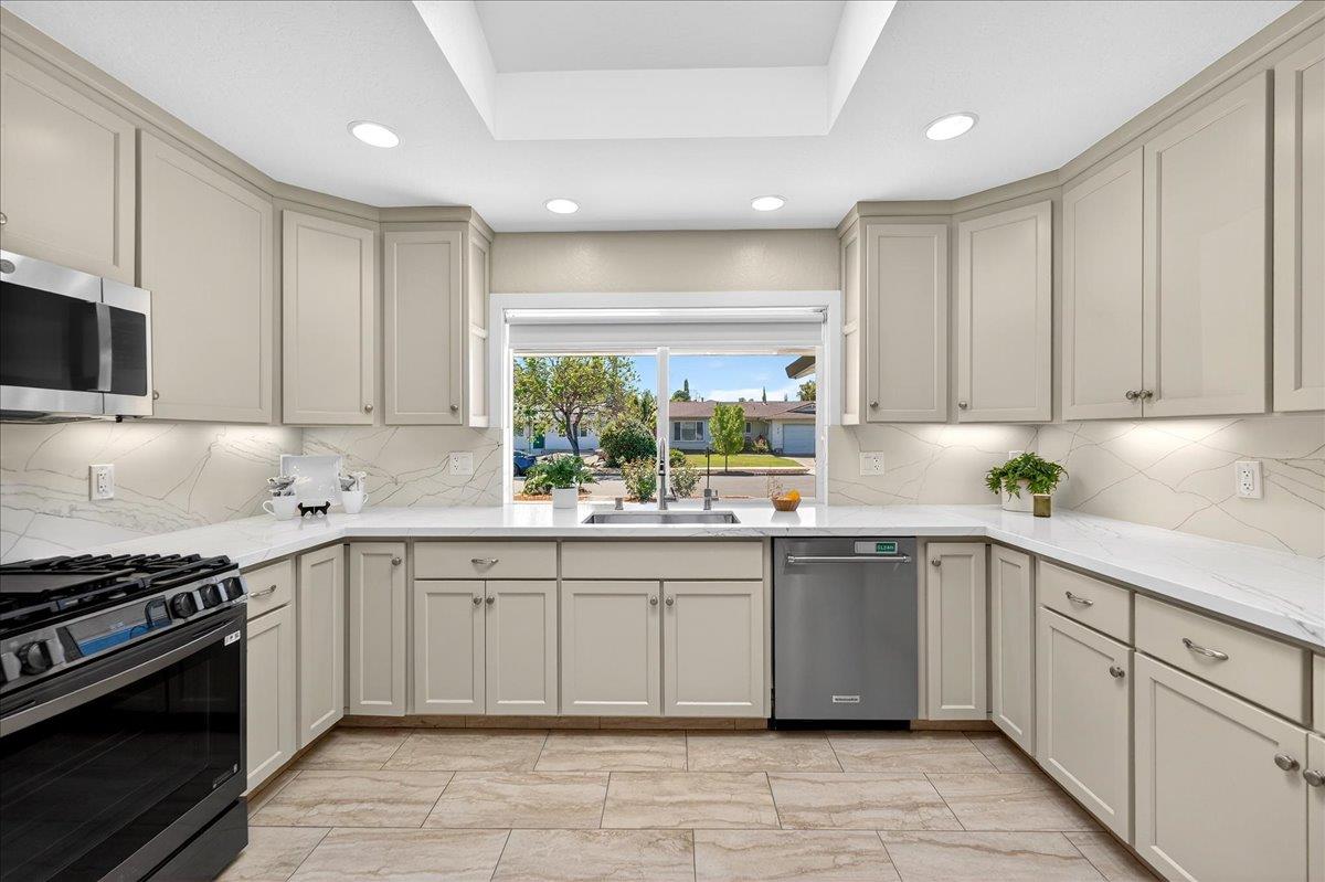 Detail Gallery Image 15 of 61 For 1313 Lindsay Way, San Jose,  CA 95118 - 3 Beds | 2 Baths