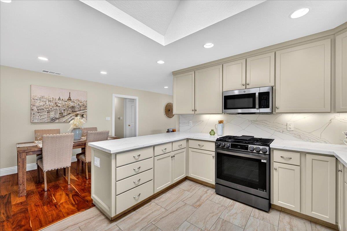 Detail Gallery Image 18 of 61 For 1313 Lindsay Way, San Jose,  CA 95118 - 3 Beds | 2 Baths