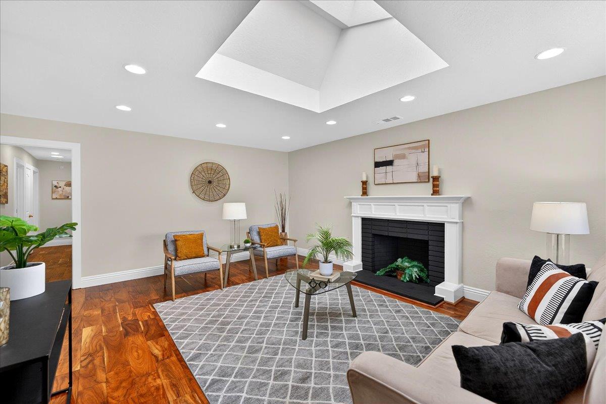 Detail Gallery Image 7 of 61 For 1313 Lindsay Way, San Jose,  CA 95118 - 3 Beds | 2 Baths