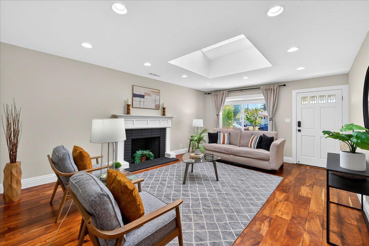 Detail Gallery Image 8 of 61 For 1313 Lindsay Way, San Jose,  CA 95118 - 3 Beds | 2 Baths