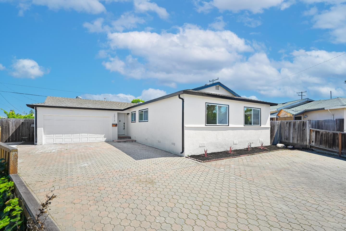 Detail Gallery Image 2 of 40 For 2013 Cabrillo Ct, Santa Clara,  CA 95051 - 4 Beds | 2 Baths