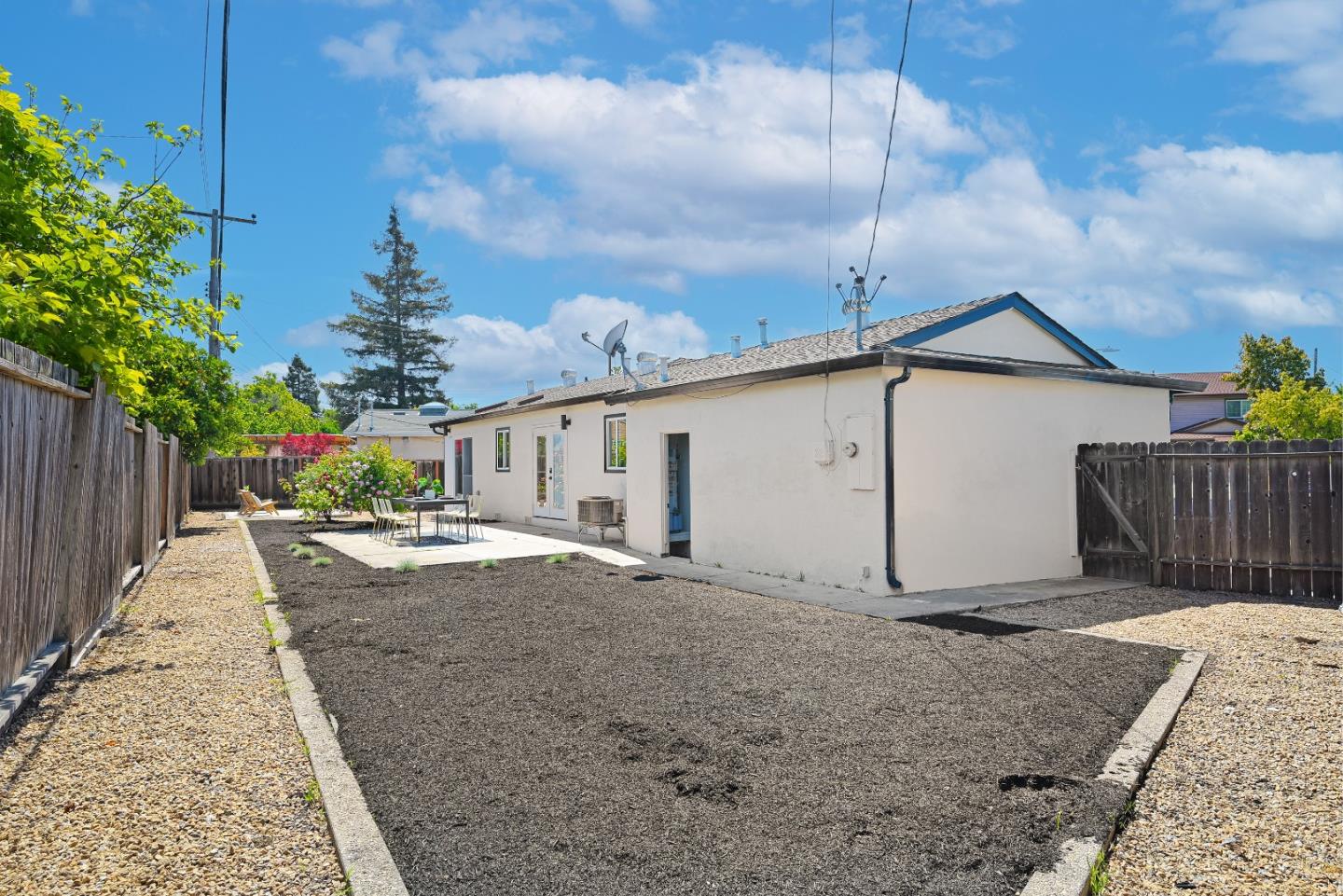 Detail Gallery Image 28 of 40 For 2013 Cabrillo Ct, Santa Clara,  CA 95051 - 4 Beds | 2 Baths