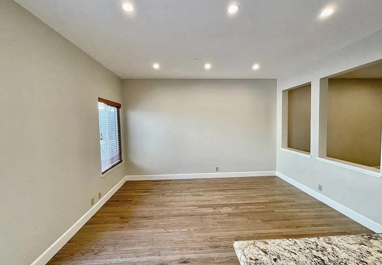 Detail Gallery Image 11 of 31 For 959 La Mesa Ter #G,  Sunnyvale,  CA 94086 - 3 Beds | 2/1 Baths