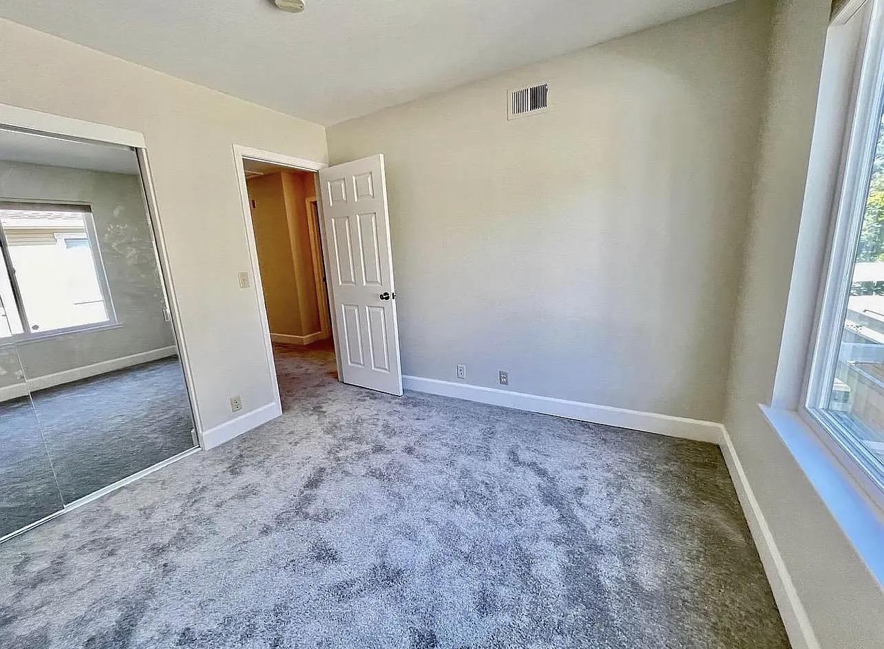 Detail Gallery Image 20 of 31 For 959 La Mesa Ter #G,  Sunnyvale,  CA 94086 - 3 Beds | 2/1 Baths