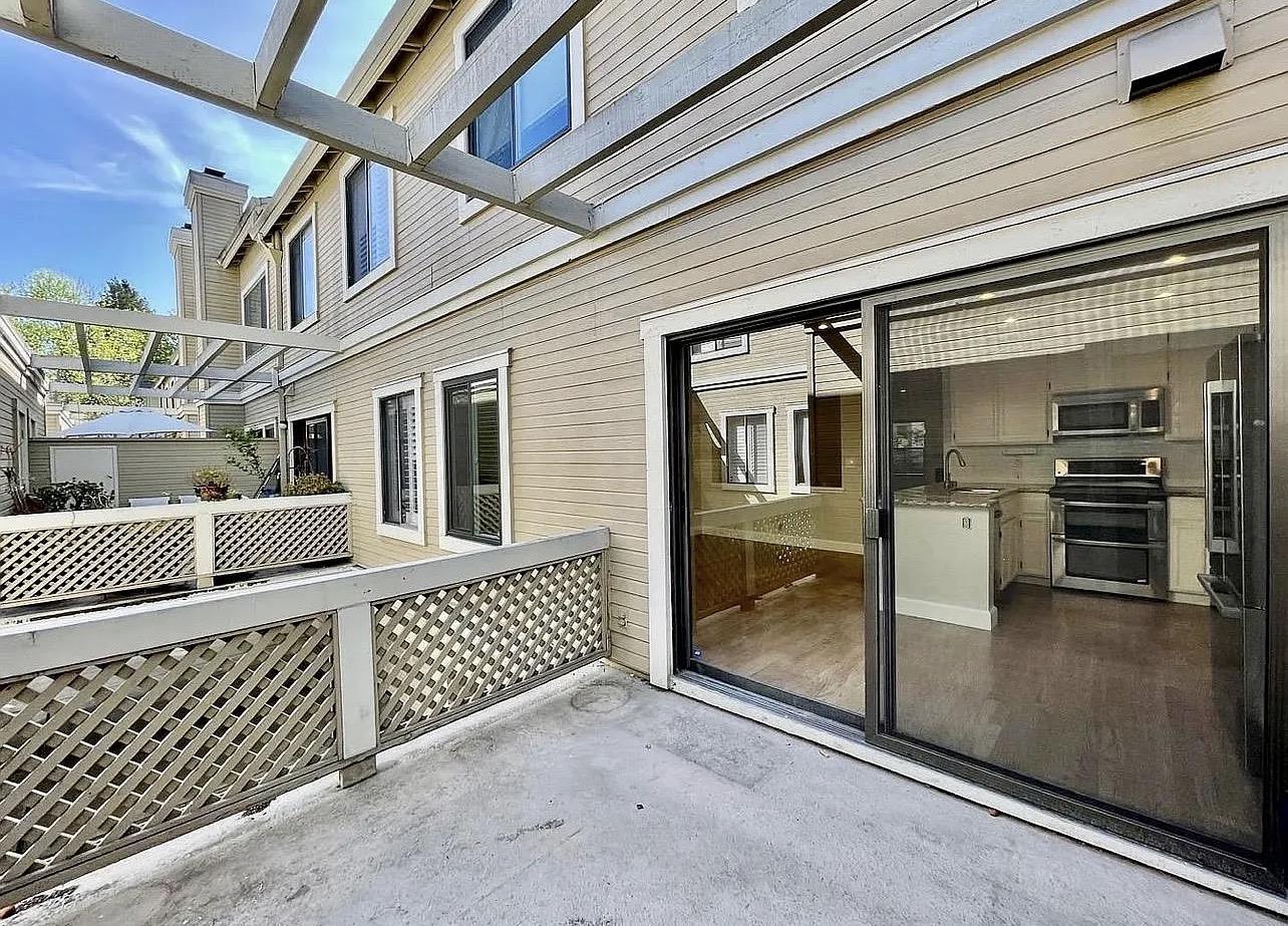 Detail Gallery Image 30 of 31 For 959 La Mesa Ter #G,  Sunnyvale,  CA 94086 - 3 Beds | 2/1 Baths