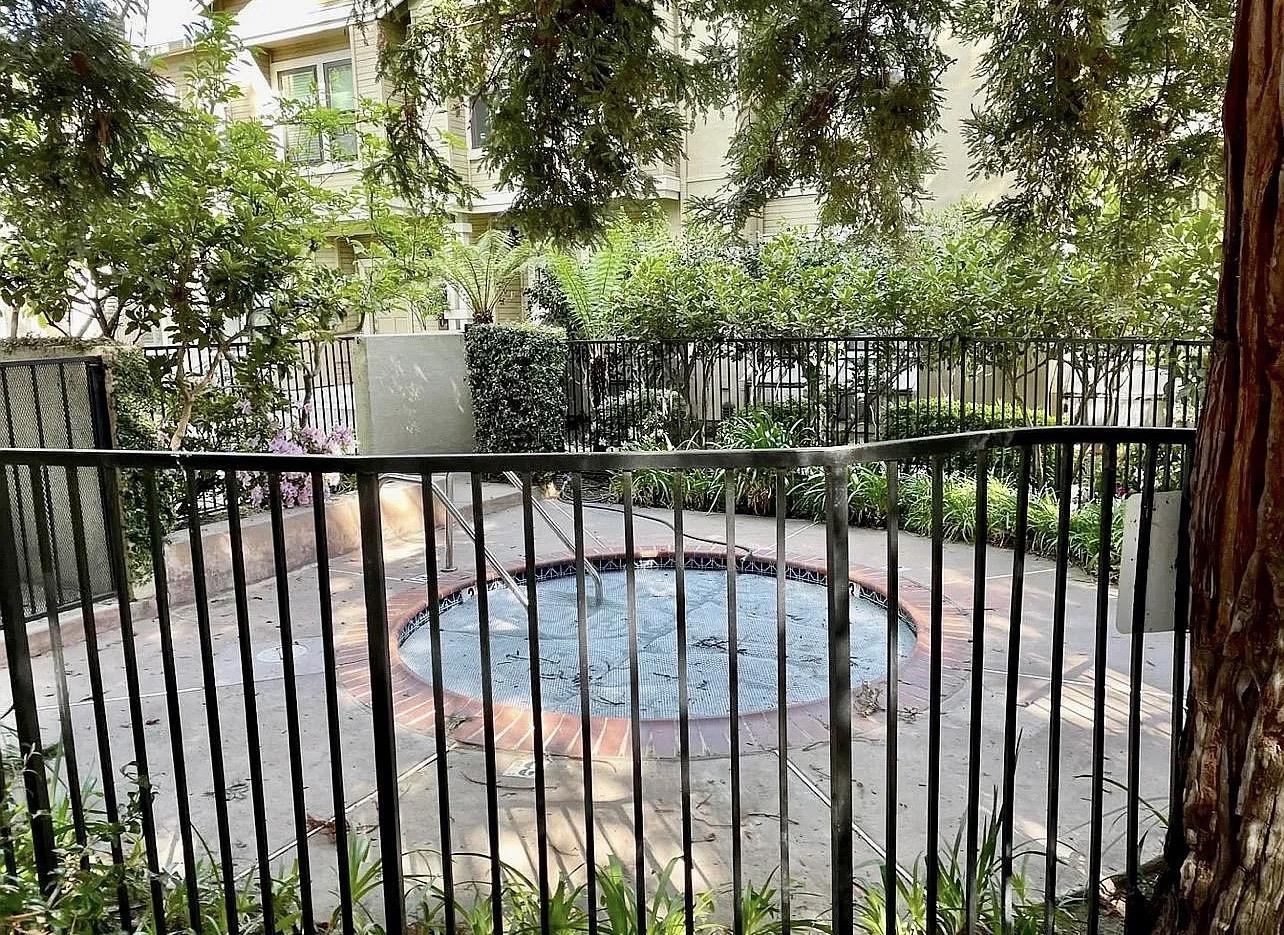 Detail Gallery Image 31 of 31 For 959 La Mesa Ter #G,  Sunnyvale,  CA 94086 - 3 Beds | 2/1 Baths