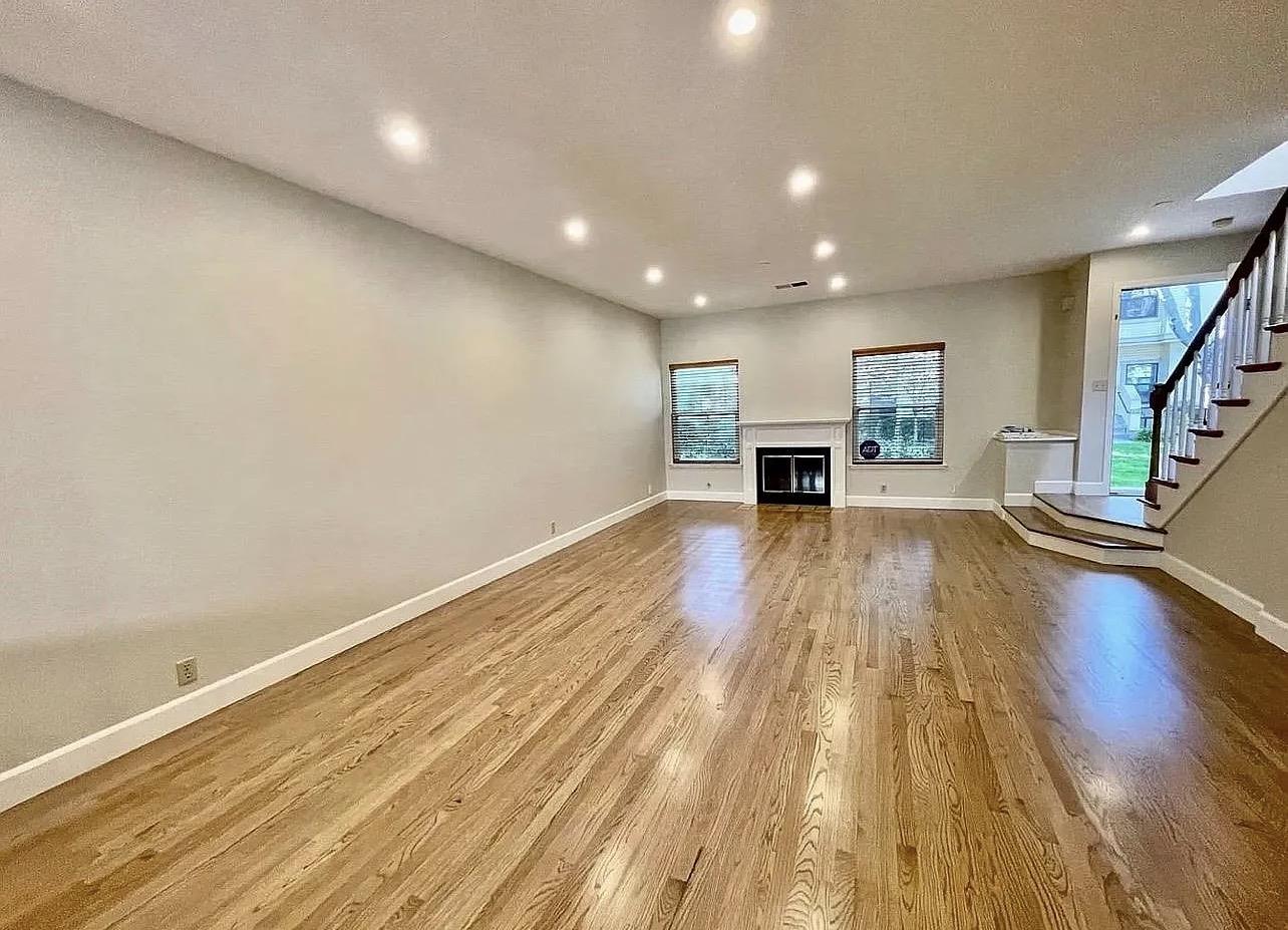 Detail Gallery Image 5 of 31 For 959 La Mesa Ter #G,  Sunnyvale,  CA 94086 - 3 Beds | 2/1 Baths