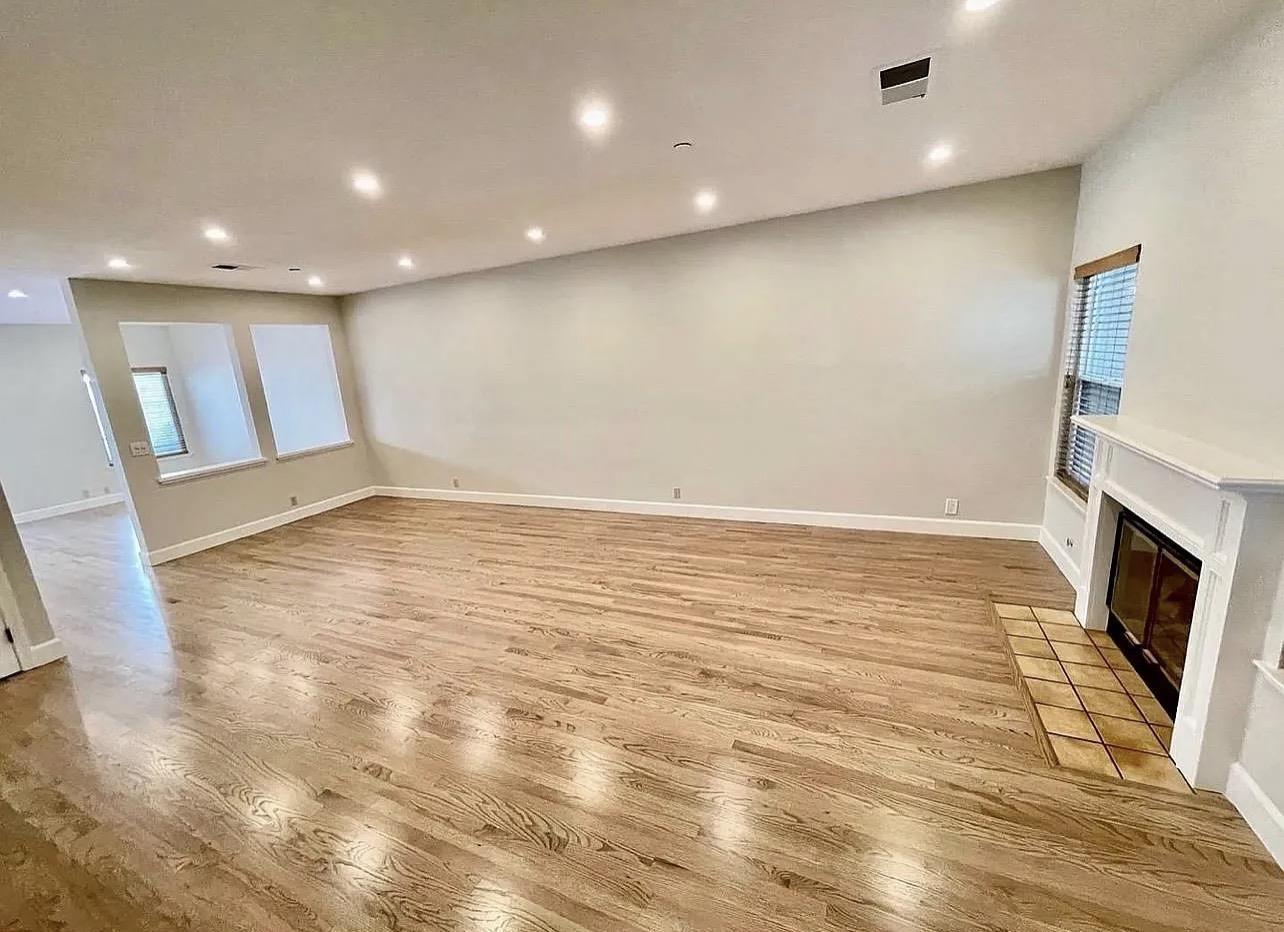 Detail Gallery Image 7 of 31 For 959 La Mesa Ter #G,  Sunnyvale,  CA 94086 - 3 Beds | 2/1 Baths