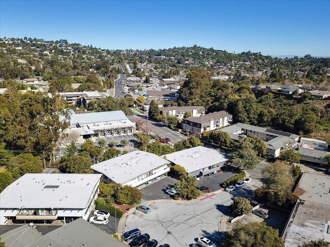 Detail Gallery Image 5 of 32 For Garden Ct, Belmont,  CA 94002 - – Beds | – Baths