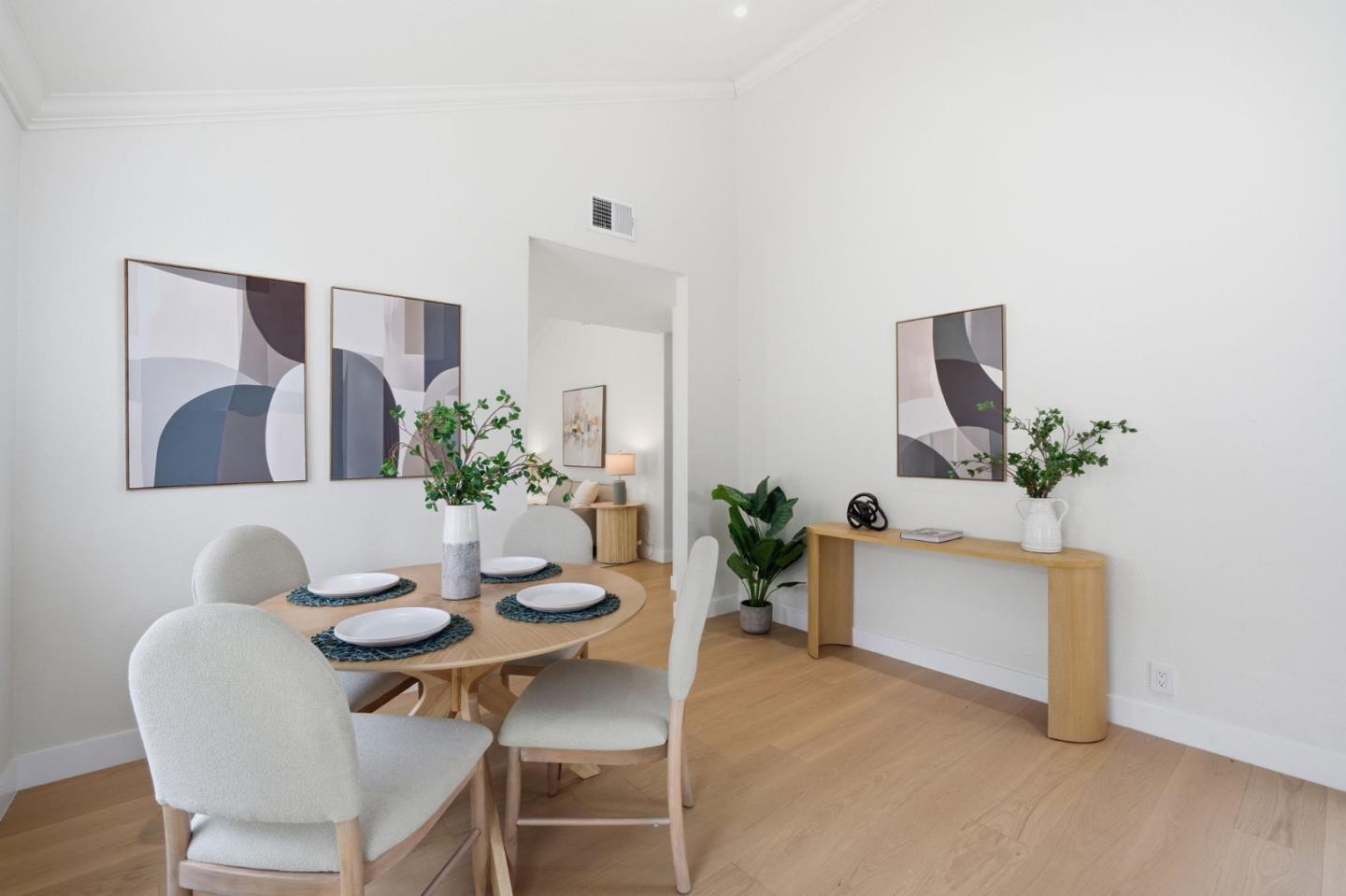 Detail Gallery Image 13 of 38 For 5353 Larch Grove Pl, San Jose,  CA 95123 - 4 Beds | 2 Baths