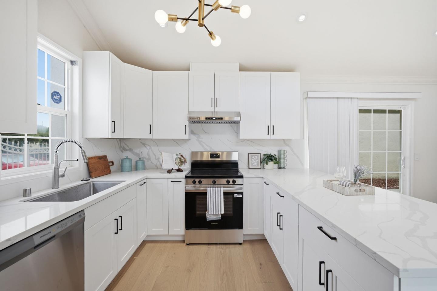 Detail Gallery Image 16 of 38 For 5353 Larch Grove Pl, San Jose,  CA 95123 - 4 Beds | 2 Baths