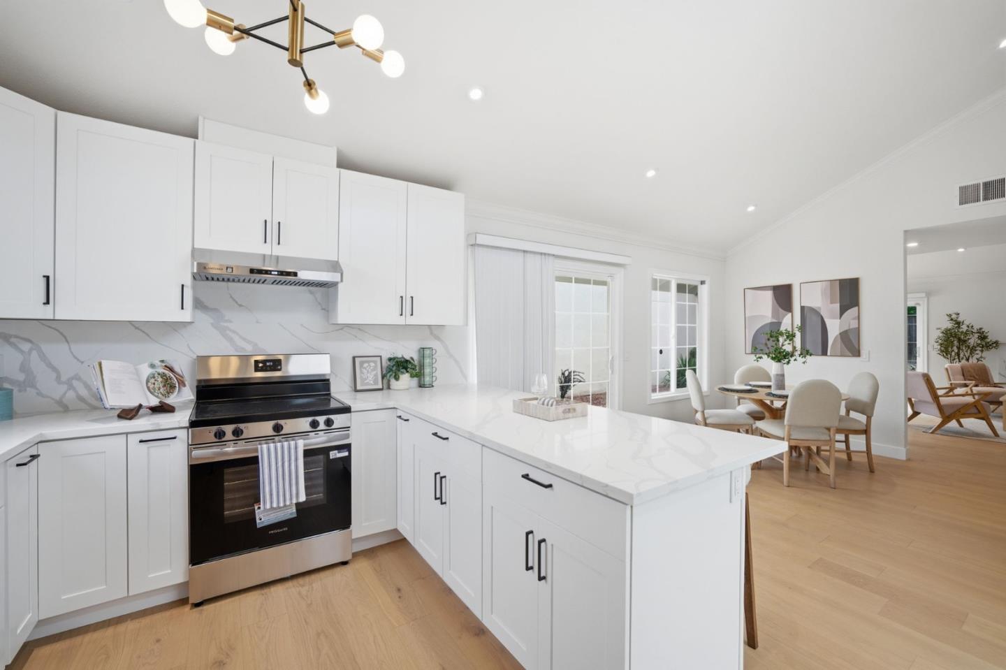 Detail Gallery Image 17 of 38 For 5353 Larch Grove Pl, San Jose,  CA 95123 - 4 Beds | 2 Baths