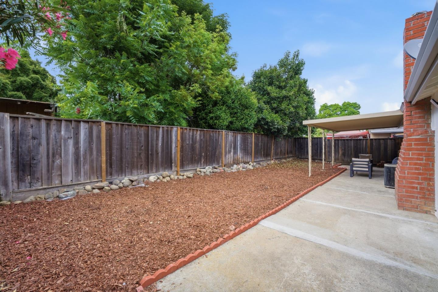 Detail Gallery Image 27 of 38 For 5353 Larch Grove Pl, San Jose,  CA 95123 - 4 Beds | 2 Baths