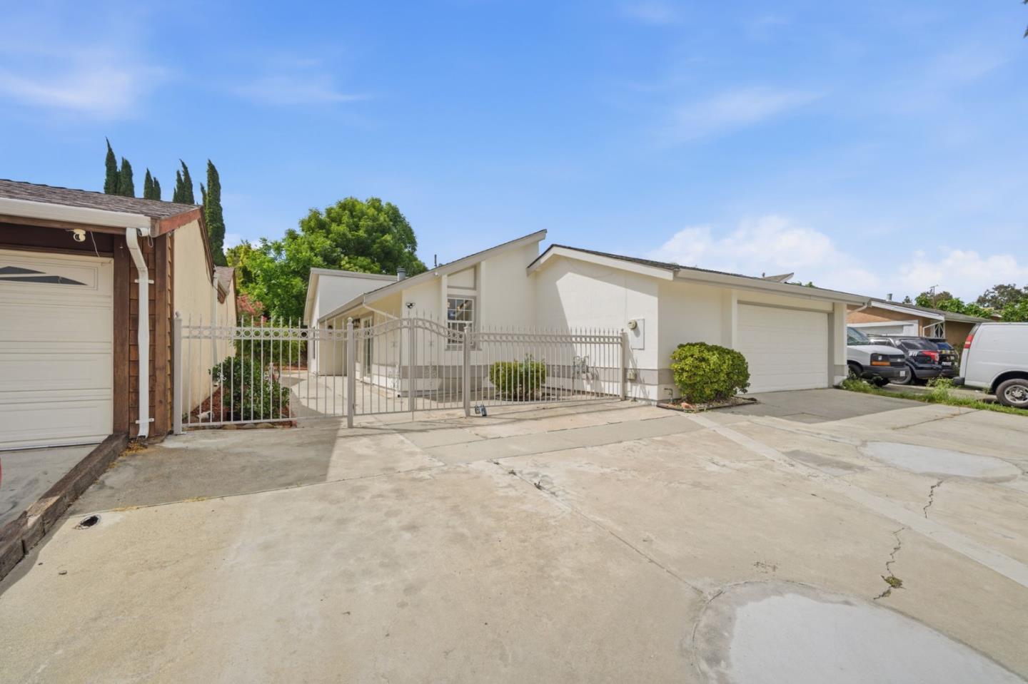 Detail Gallery Image 34 of 38 For 5353 Larch Grove Pl, San Jose,  CA 95123 - 4 Beds | 2 Baths