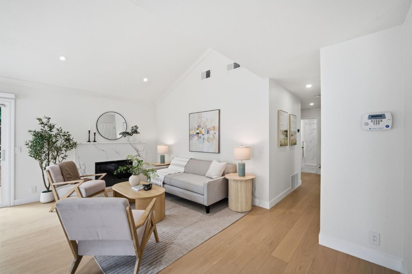 Detail Gallery Image 4 of 38 For 5353 Larch Grove Pl, San Jose,  CA 95123 - 4 Beds | 2 Baths