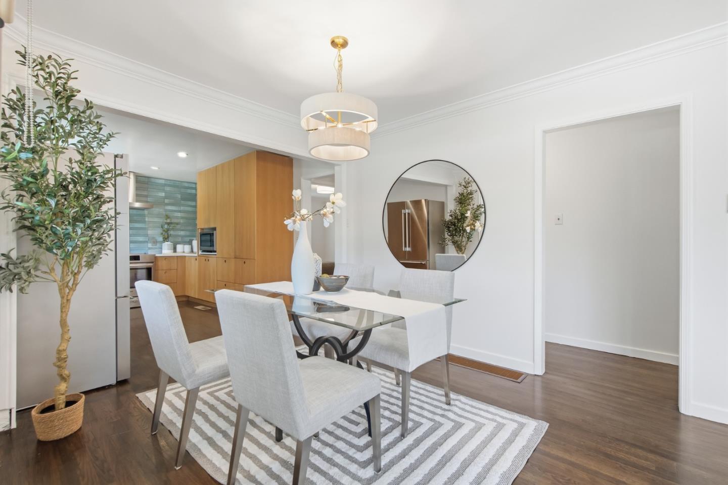 Detail Gallery Image 12 of 43 For 1860 San Carlos Ave, San Carlos,  CA 94070 - 3 Beds | 2 Baths