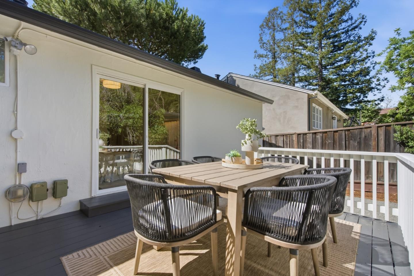 Detail Gallery Image 16 of 43 For 1860 San Carlos Ave, San Carlos,  CA 94070 - 3 Beds | 2 Baths