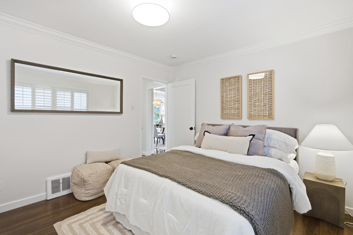 Detail Gallery Image 17 of 43 For 1860 San Carlos Ave, San Carlos,  CA 94070 - 3 Beds | 2 Baths