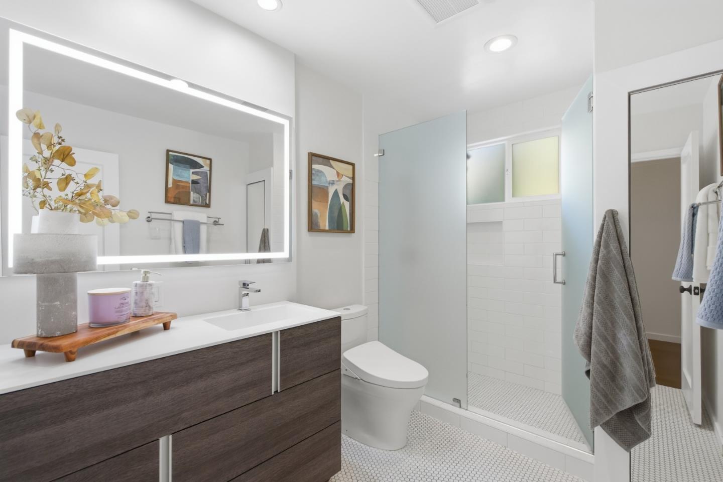 Detail Gallery Image 18 of 43 For 1860 San Carlos Ave, San Carlos,  CA 94070 - 3 Beds | 2 Baths