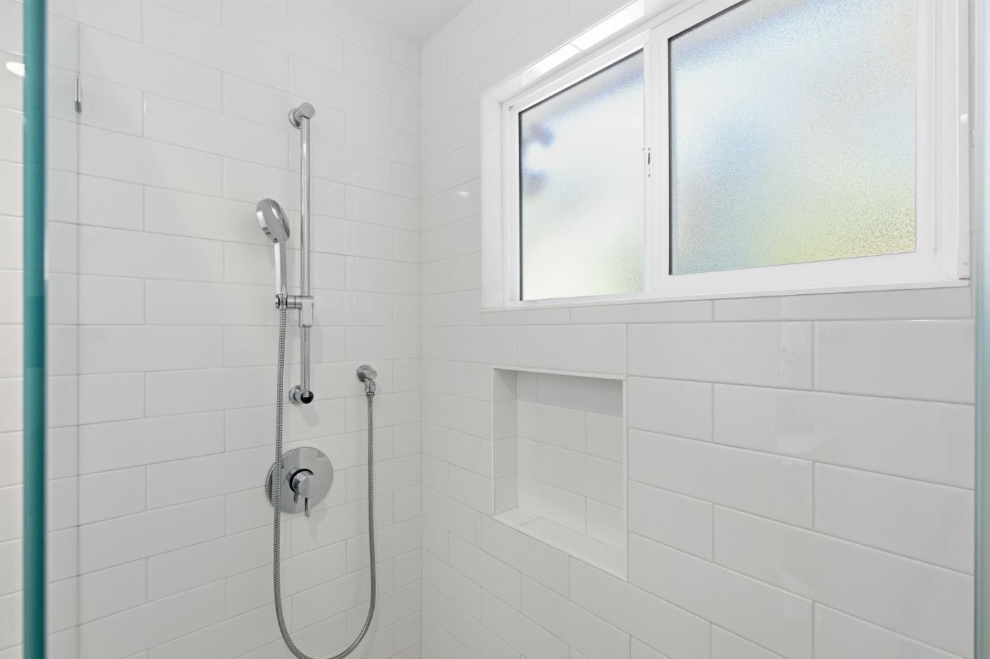 Detail Gallery Image 19 of 43 For 1860 San Carlos Ave, San Carlos,  CA 94070 - 3 Beds | 2 Baths