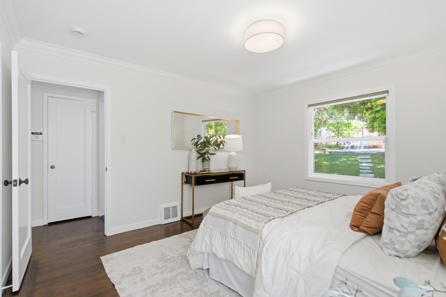 Detail Gallery Image 24 of 43 For 1860 San Carlos Ave, San Carlos,  CA 94070 - 3 Beds | 2 Baths