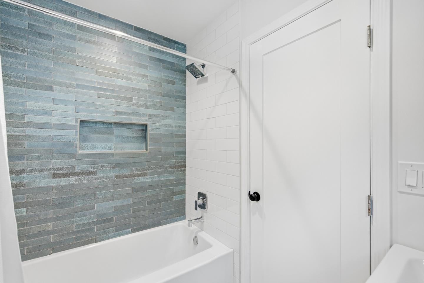 Detail Gallery Image 25 of 43 For 1860 San Carlos Ave, San Carlos,  CA 94070 - 3 Beds | 2 Baths