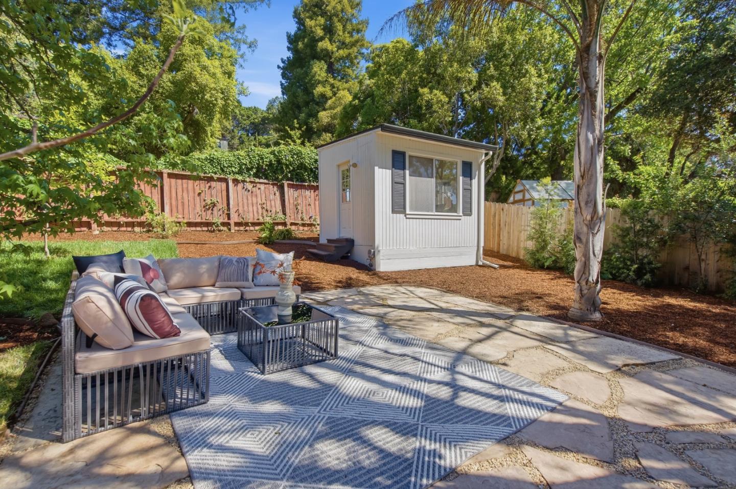 Detail Gallery Image 32 of 43 For 1860 San Carlos Ave, San Carlos,  CA 94070 - 3 Beds | 2 Baths