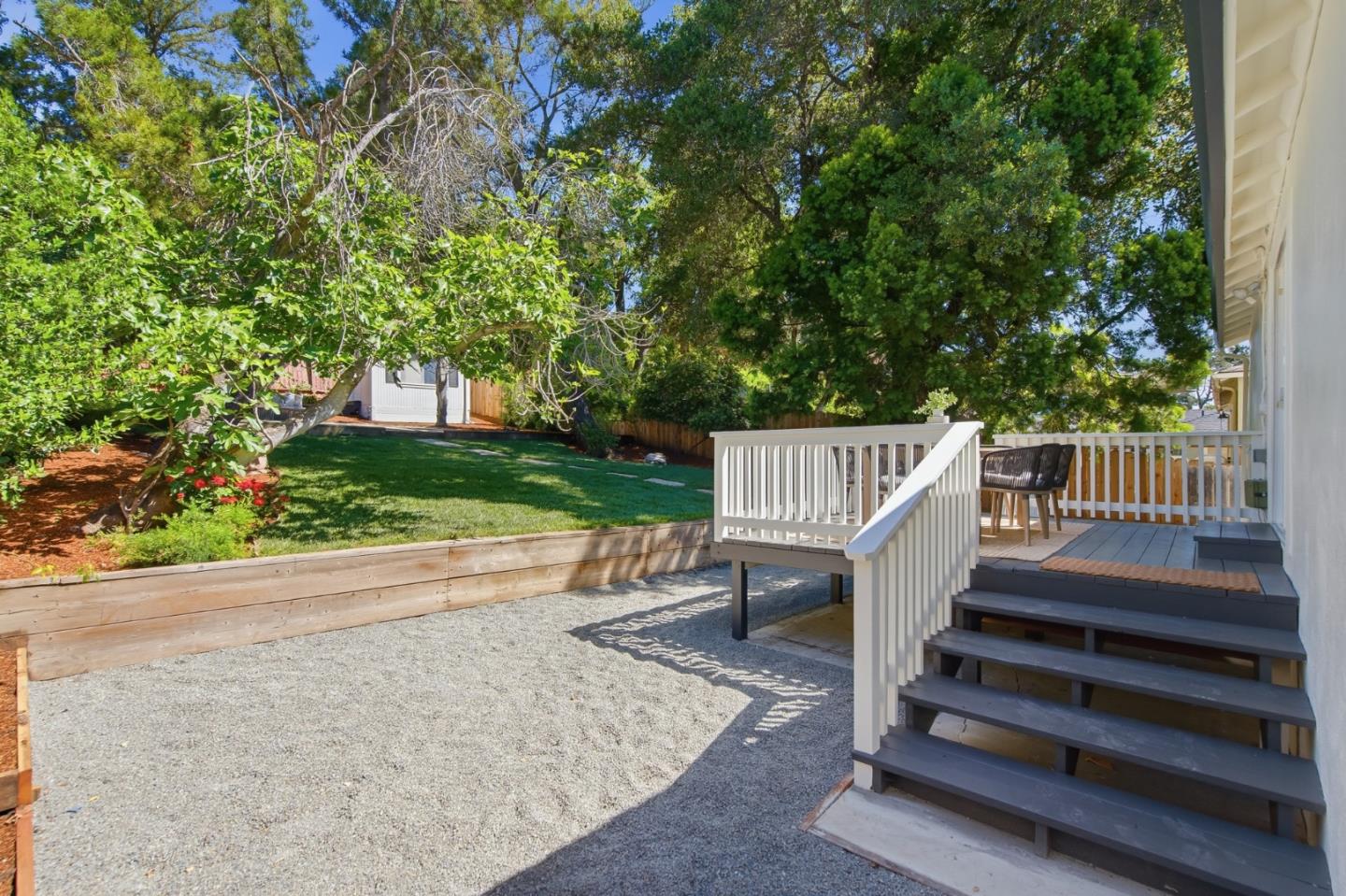 Detail Gallery Image 34 of 43 For 1860 San Carlos Ave, San Carlos,  CA 94070 - 3 Beds | 2 Baths