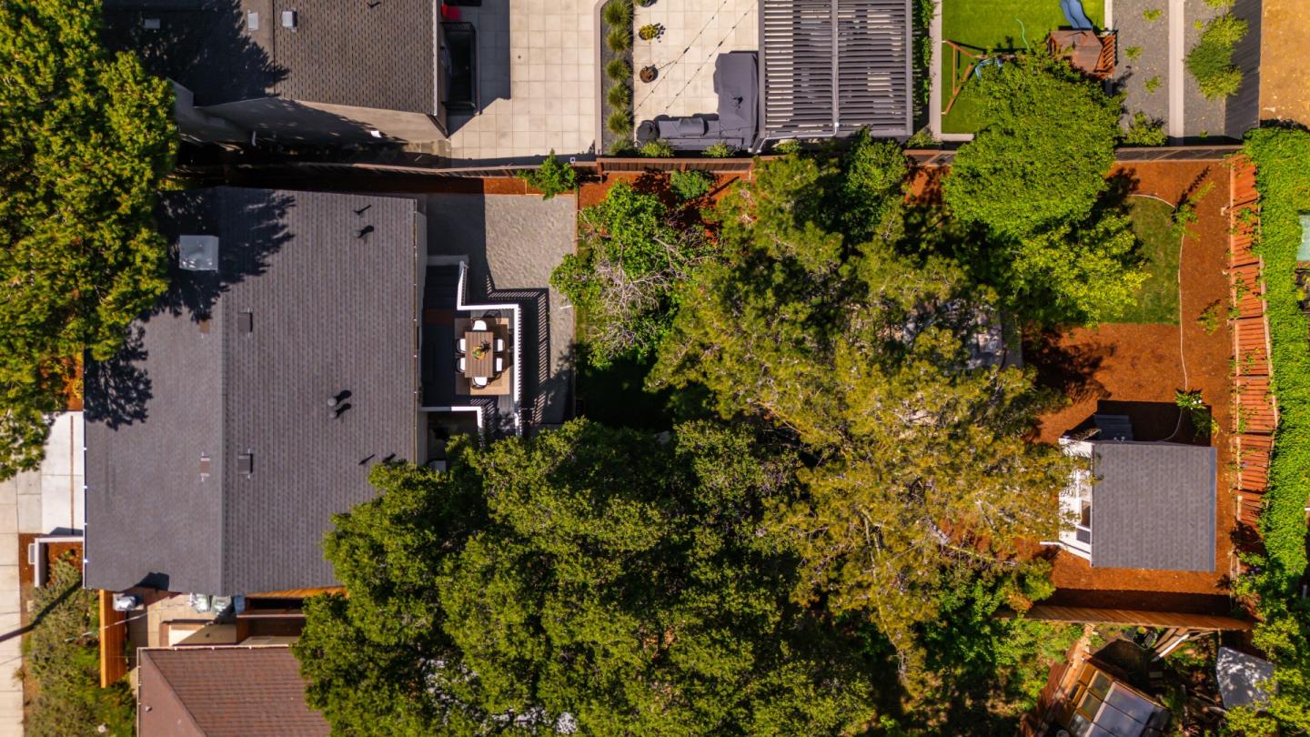 Detail Gallery Image 39 of 43 For 1860 San Carlos Ave, San Carlos,  CA 94070 - 3 Beds | 2 Baths