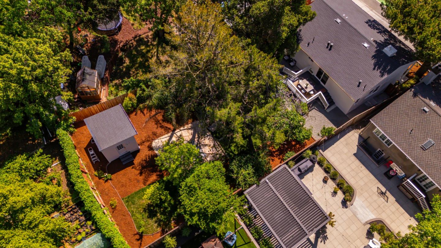 Detail Gallery Image 42 of 43 For 1860 San Carlos Ave, San Carlos,  CA 94070 - 3 Beds | 2 Baths