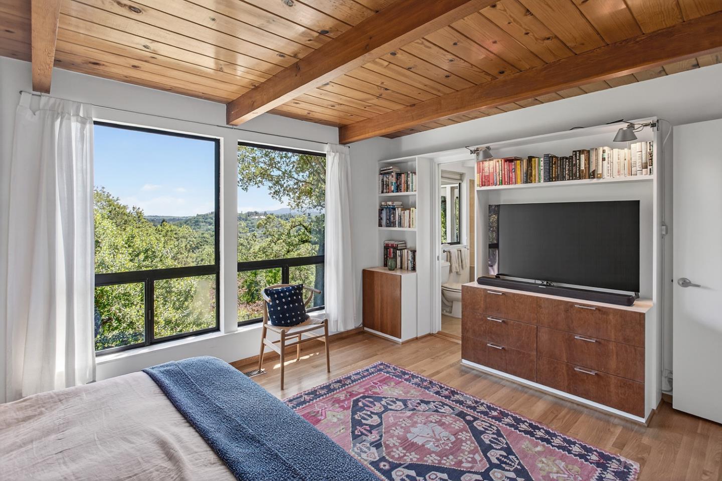 Detail Gallery Image 12 of 38 For 175 Alta Mesa Rd, Woodside,  CA 94062 - 4 Beds | 3/1 Baths