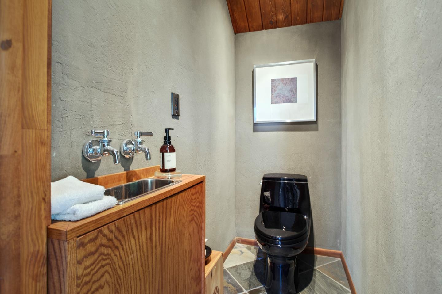 Detail Gallery Image 19 of 38 For 175 Alta Mesa Rd, Woodside,  CA 94062 - 4 Beds | 3/1 Baths