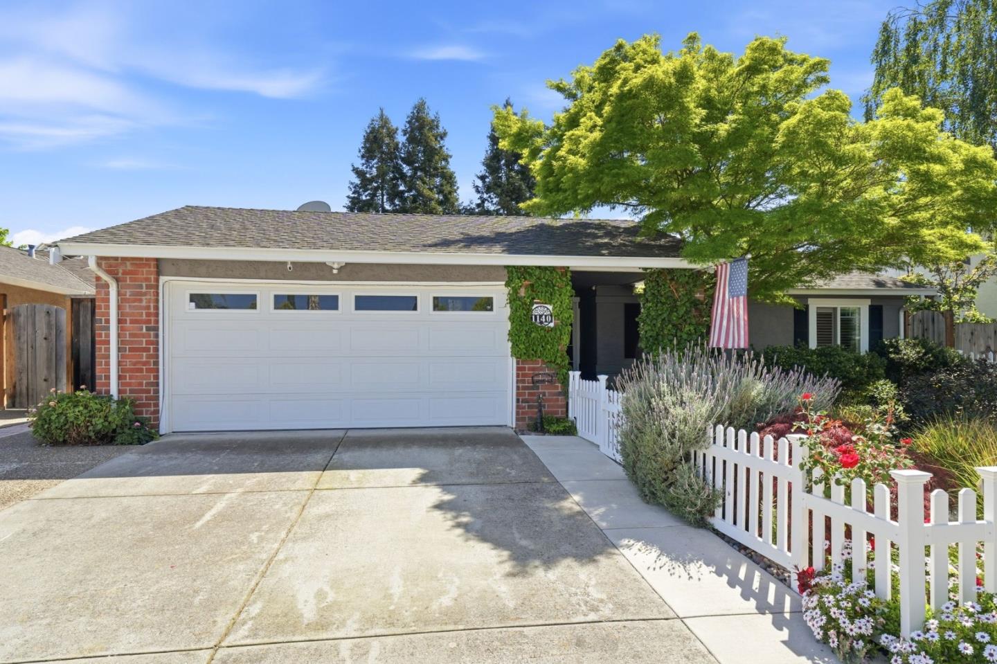 Detail Gallery Image 4 of 30 For 1140 Valbusa, Gilroy,  CA 95020 - 3 Beds | 2 Baths