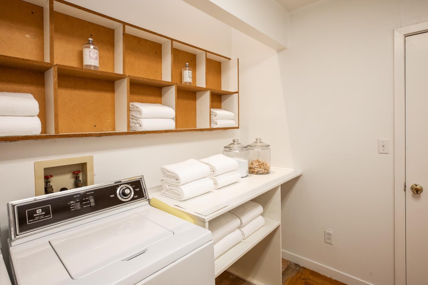 Detail Gallery Image 17 of 35 For 10950 Magdalena Rd, Los Altos Hills,  CA 94024 - 4 Beds | 4 Baths