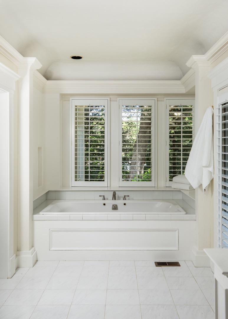 Detail Gallery Image 21 of 35 For 10950 Magdalena Rd, Los Altos Hills,  CA 94024 - 4 Beds | 4 Baths