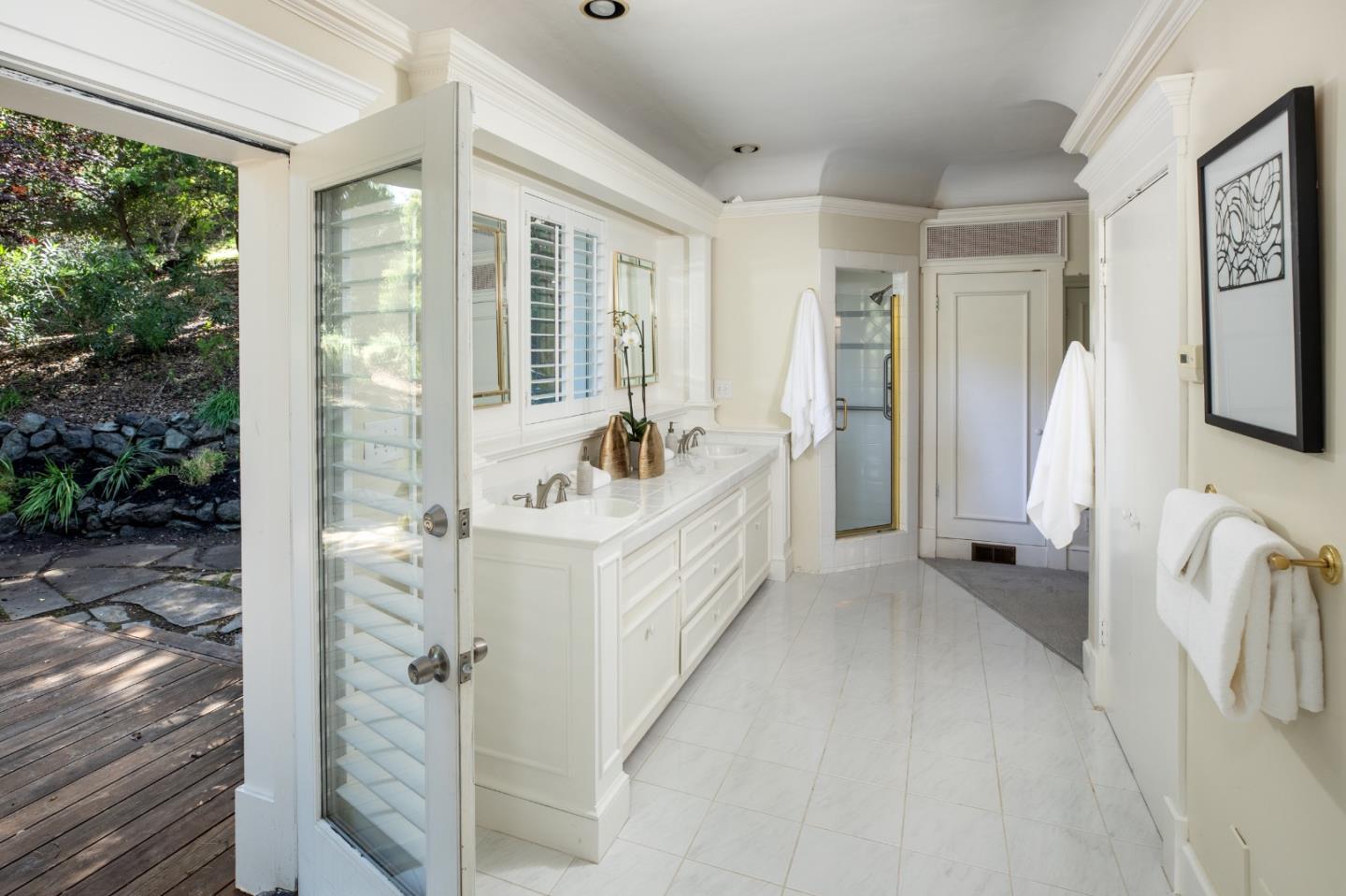 Detail Gallery Image 22 of 35 For 10950 Magdalena Rd, Los Altos Hills,  CA 94024 - 4 Beds | 4 Baths