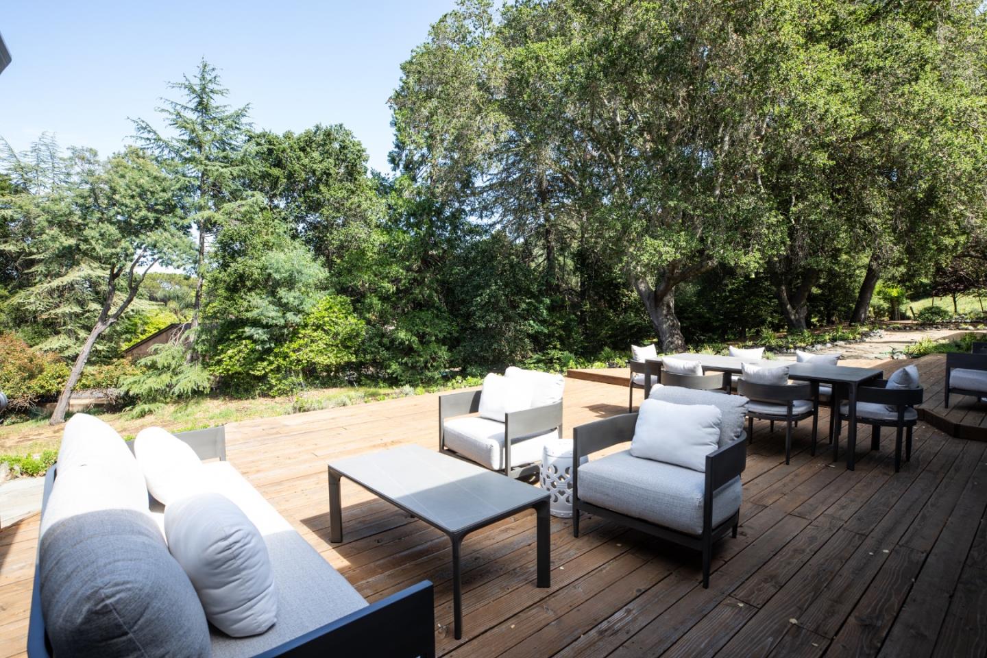 Detail Gallery Image 25 of 35 For 10950 Magdalena Rd, Los Altos Hills,  CA 94024 - 4 Beds | 4 Baths