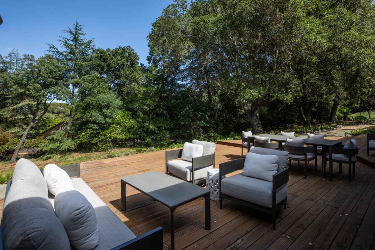 Detail Gallery Image 26 of 35 For 10950 Magdalena Rd, Los Altos Hills,  CA 94024 - 4 Beds | 4 Baths