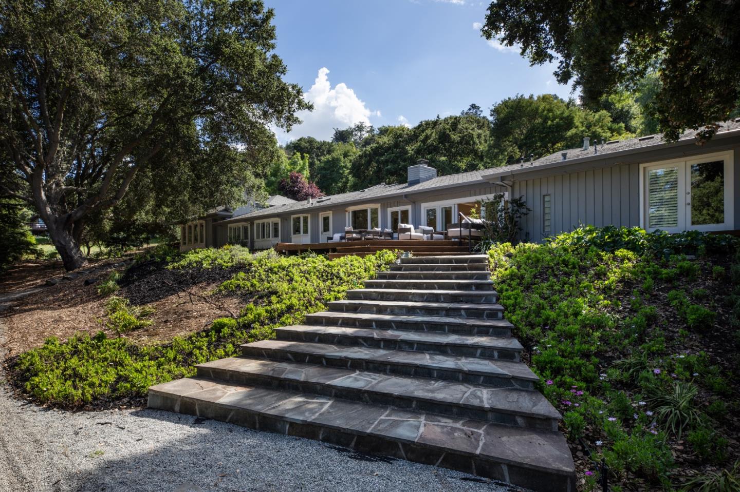 Detail Gallery Image 29 of 35 For 10950 Magdalena Rd, Los Altos Hills,  CA 94024 - 4 Beds | 4 Baths