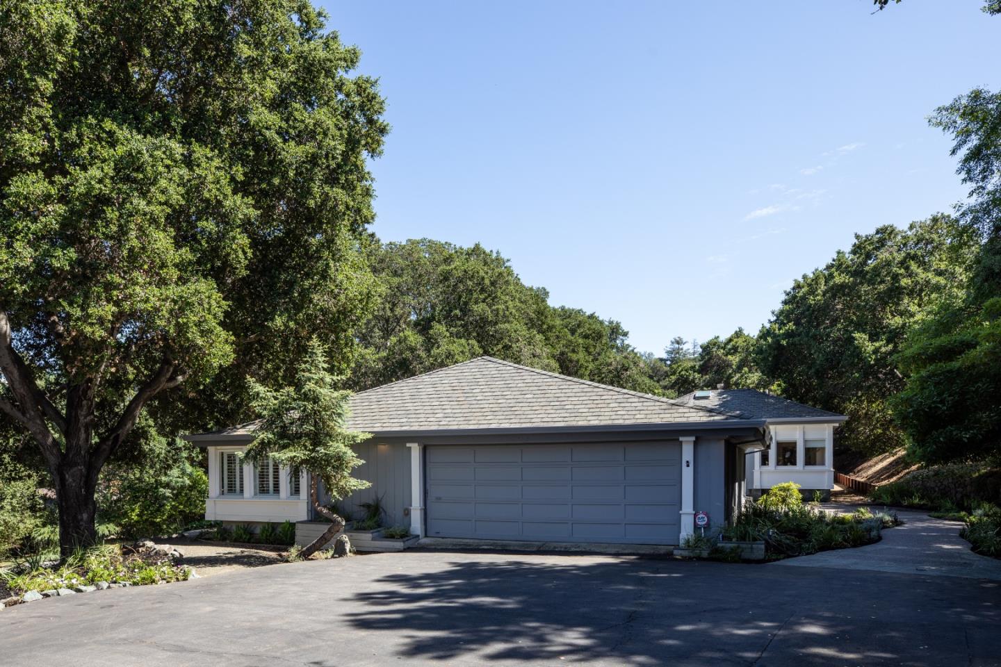 Detail Gallery Image 31 of 35 For 10950 Magdalena Rd, Los Altos Hills,  CA 94024 - 4 Beds | 4 Baths