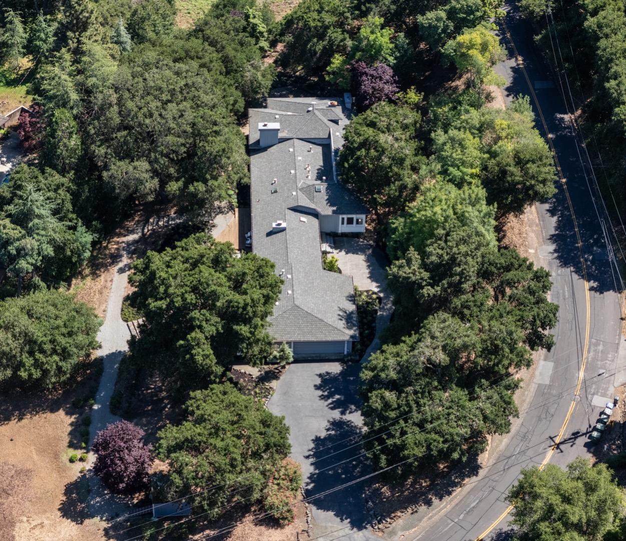 Detail Gallery Image 33 of 35 For 10950 Magdalena Rd, Los Altos Hills,  CA 94024 - 4 Beds | 4 Baths